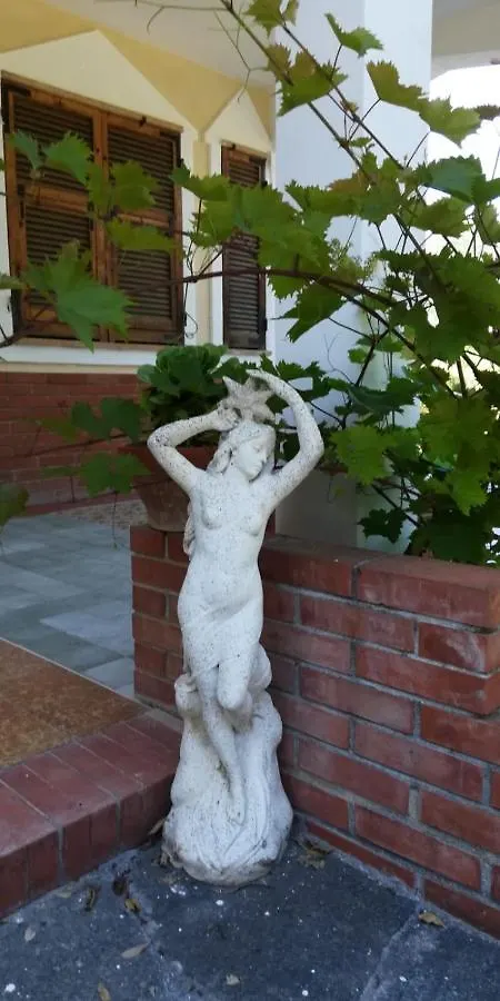 La Gallina Nel Castello Citr Oo9002-Beb Oo11 Albenga Italia
