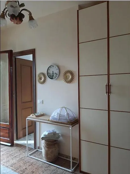 La Gallina Nel Castello Citr Oo9002-Beb Oo11 Albenga